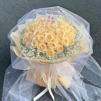宜宾52朵香槟玫瑰满天星，你就是我的全部